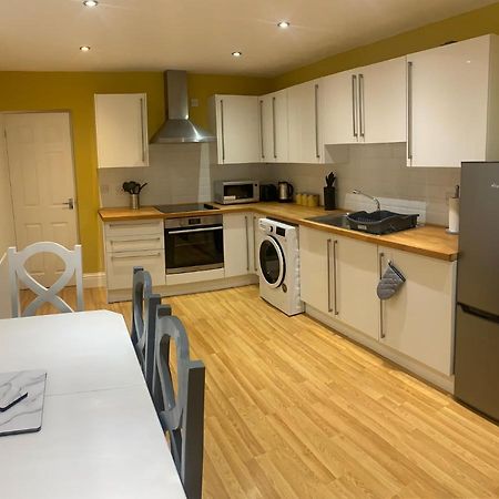 Gateshead Serviced Apartment Ideal For Contractors And Vacationing Exterior foto